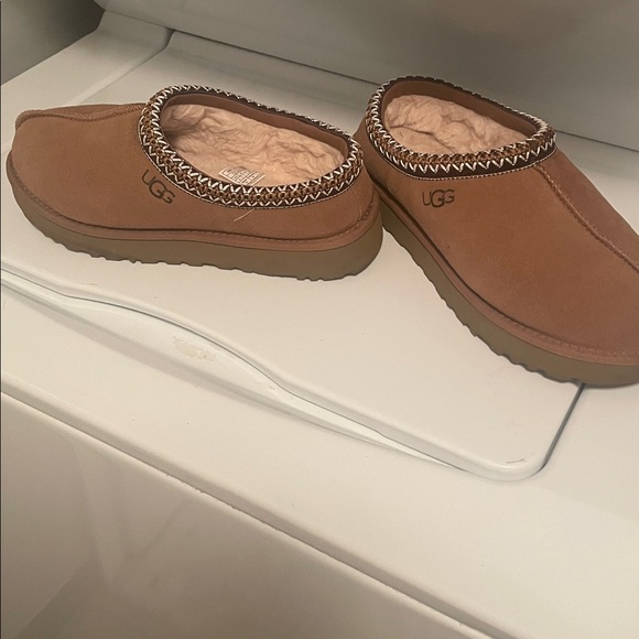 UGG Tan Slip-On Loafers Women’s Size 9 Tasman LIKE NEW - Picture 6 of 8